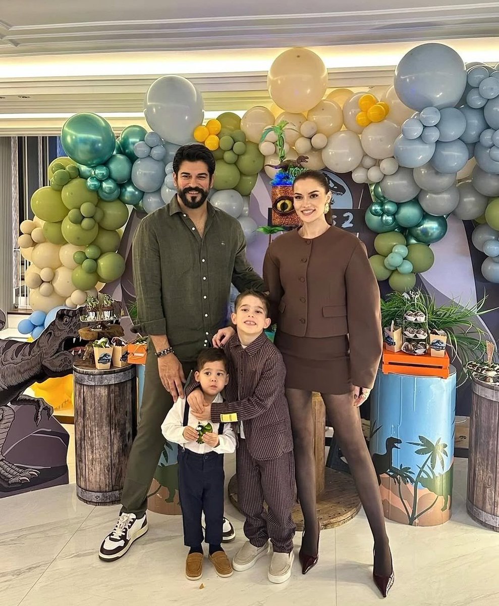 #BurakÖzçivit &amp; #FahriyeEvcen ve  aylesi