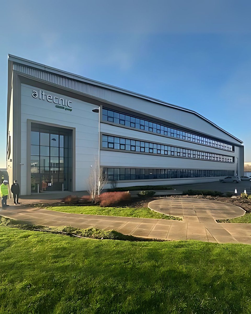 FSLProjects's tweet image. We&apos;re excited to share the completion of a refurbished warehouse and new office space, acting as Employer&apos;s Agent.  Thanks to all team members for delivering a successful project on behalf of our Client.  @overburyplc   #costmanagers #projectsuccess #buildingrefurbishment