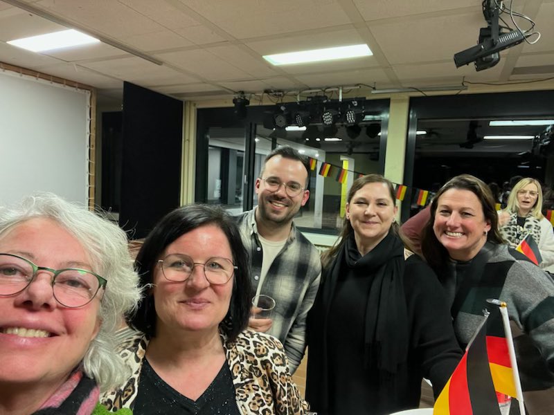 niskygerman's tweet image. 🇺🇸🇩🇪Our Niskayuna-Koblenz Exchange is in full swing! 14 Niskayuna German students have been in Germany since last Friday. They toured Berlin for 4 days &amp;amp; are now w/their exchange partners in Koblenz where they will attend school, give lectures, &amp;amp; use their German language skills.