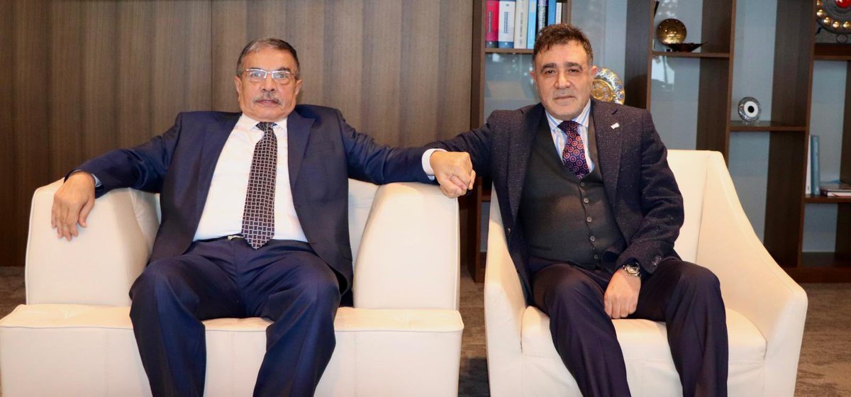 Sendikamızın Yeni Yönetim Kurulu, T.Vakıflar Bankası T.A.O. Genel Müdürlüğüne gerçekleştirilen nezaket ziyaretinde, son dönemdeki ekonomik konular ve çalışma hayatıyla ilgili istişarelerde bulunmuşlardır. Kendilerine misafirperverlikleri için teşekkür ederiz.