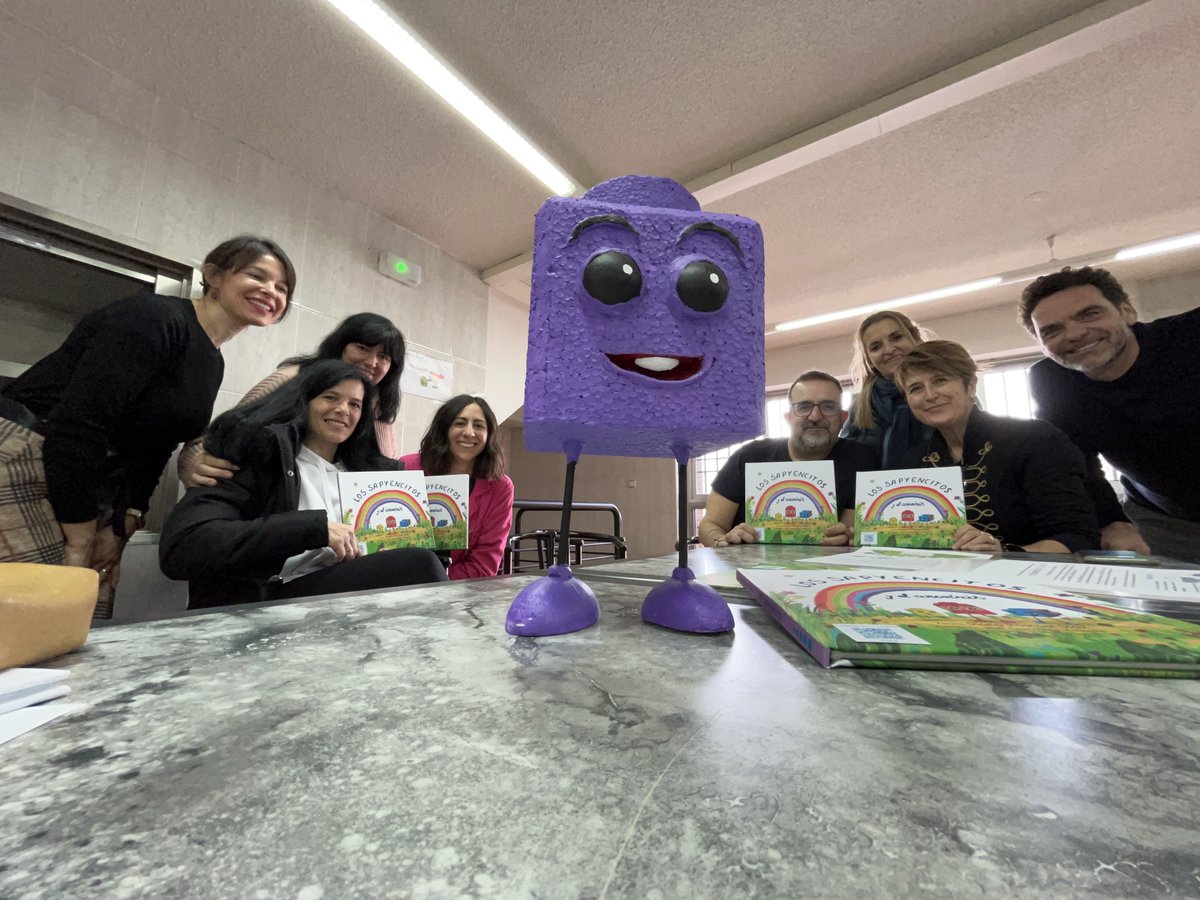 Tangram_LearningSystems (@tangram_ls) on Twitter photo ✨¡Vaya detallazo! ✨
Nuestro compañero <a href="/profebernabeu/">Javi Bernabeu ➕➖✖️➗</a> ha estado hoy en <a href="/NSEscuelasPias/">Escuelas Pías Aluche</a> y lo han recibido de la mejor forma posible... ¡Con más Sapyencitos!
Agradecer al colegio su excelente trato. Seguimos remando en la misma dirección con <a href="/somosapyens/">somosapyens</a> y <a href="/Tangram_LS/">Tangram_LearningSystems</a>. ✨¡Vaya detallazo! ✨
Nuestro compañero <a href="/profebernabeu/">Javi Bernabeu ➕➖✖️➗</a> ha estado hoy en <a href="/NSEscuelasPias/">Escuelas Pías Aluche</a> y lo han recibido de la mejor forma posible... ¡Con más Sapyencitos!
Agradecer al colegio su excelente trato. Seguimos remando en la misma dirección con <a href="/somosapyens/">somosapyens</a> y <a href="/Tangram_LS/">Tangram_LearningSystems</a>.