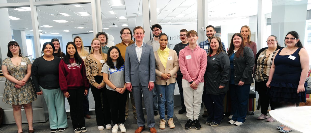 Congratulations to the 280 students who have paved their way to excellence, landing a spot on the Fall 2024 President's List!  🎉🎓💯  

Fall 2024 President's List 🔗  tctc.edu/news/two-hundr… 

#tctcedu #PresidentsList #AcademicExcellence #Fall2024