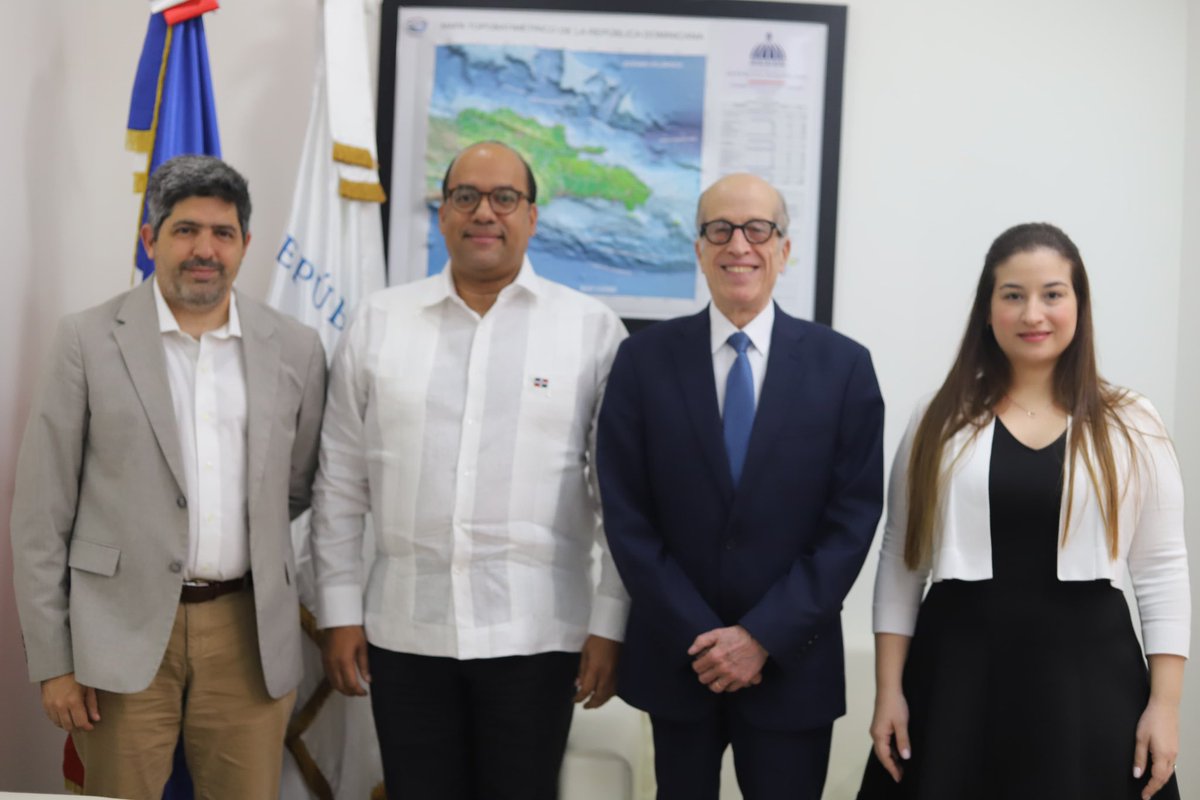 CambioClimaRD's tweet photo. Este martes recibimos la visita del excelentísimo Wellington Darío Bencosme, embajador de República Dominicana ante la ONU. https://t.co/cjjZXGlUts