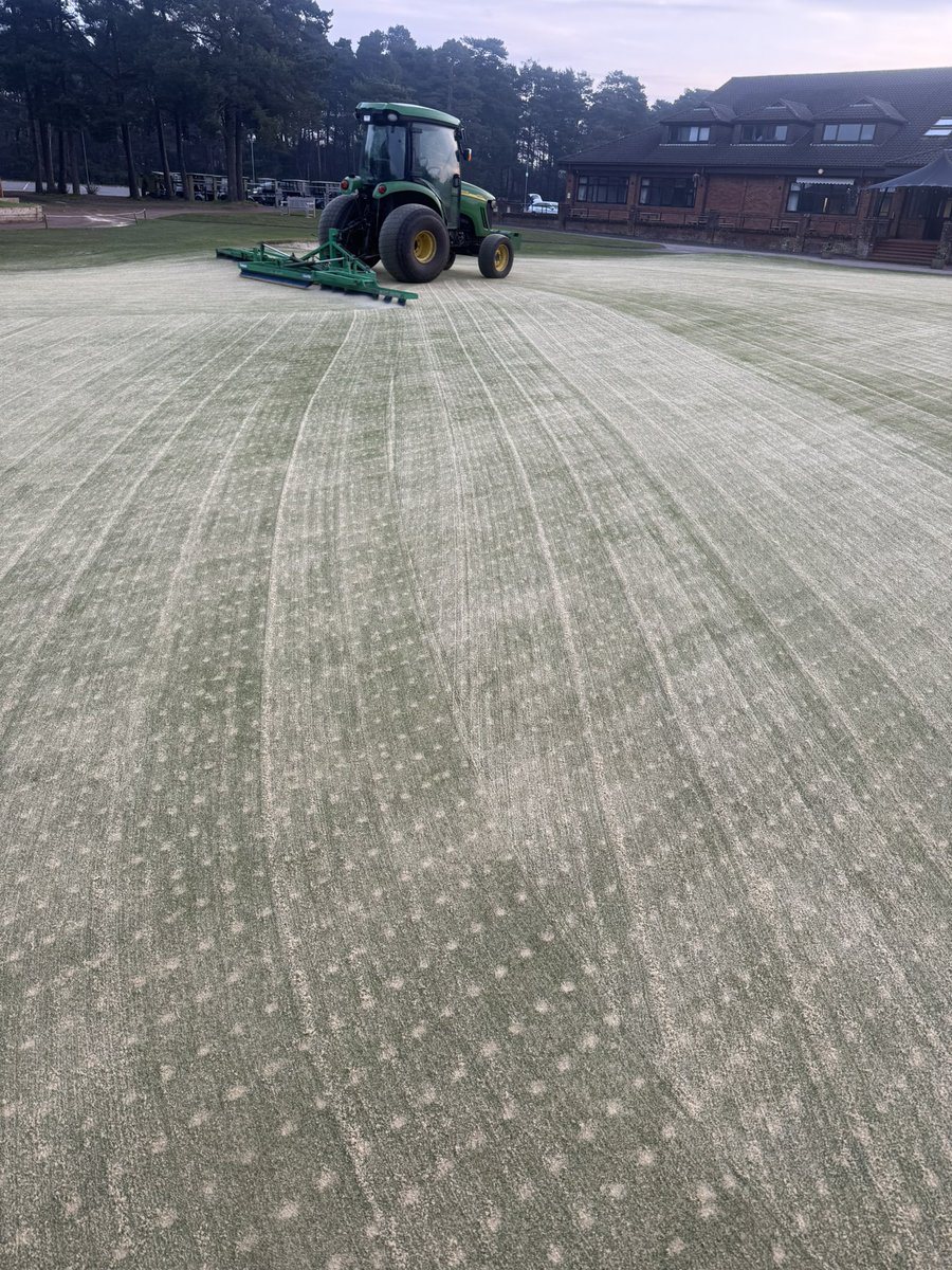 50 tonne of sand put on greens this week after a large verti drain. Lads smashed it out the park with the frost not being on our side <a href="/Pine_Ridge_GC/">Pine Ridge Golf Club</a>