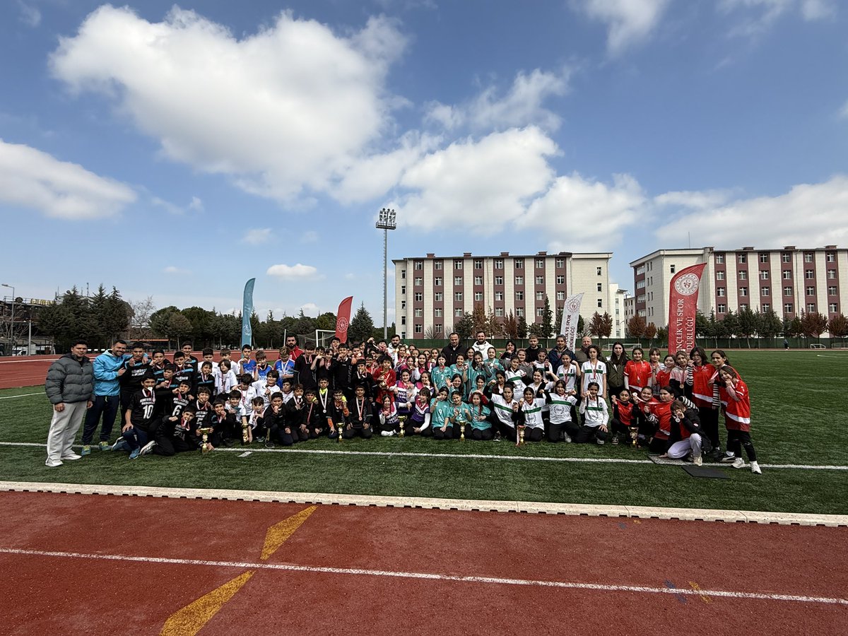 Okul Sporları Softbol &amp; Beyzbol Müsabakalarını tamamladık. 24 Takım 320 sporcu KYK Stadyum’da kıyasıya yarıştı.