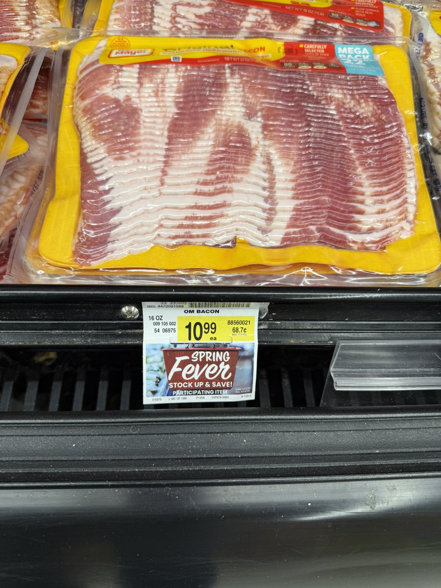 TrumpResults's tweet photo. 2/18/25 - Gas $3.19/gal (up $0.12/3.9%); Milk $2.99/gal (Unchanged); Bacon $10.99 (Unchanged); Eggs $7.99/doz (down $1/11.1%). Total $25.16, down $0.88/3.4%from $26.04 when @RealDonaldTrump took office. https://t.co/FX7dM9ZK4Z