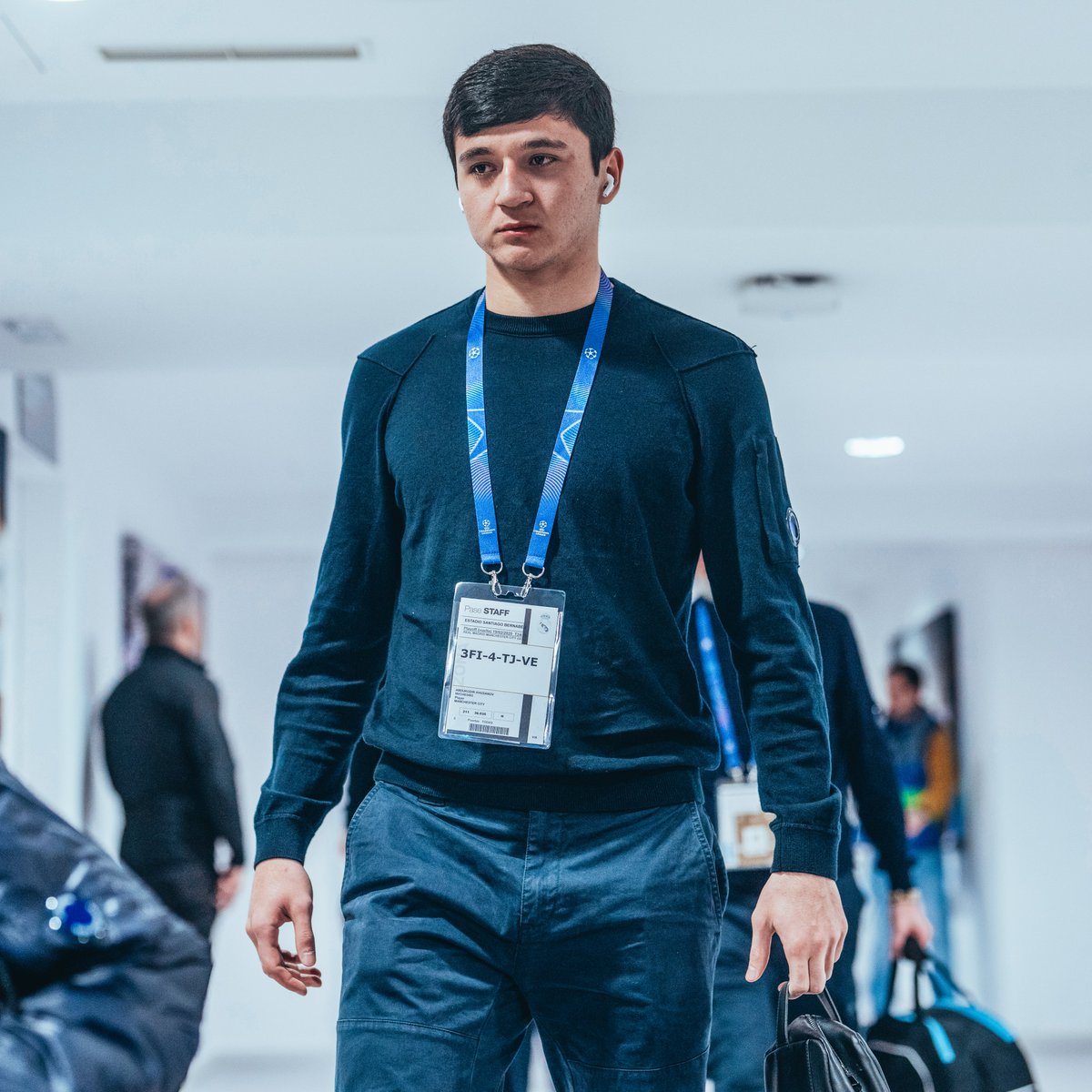 ManCity's tweet image. The Blues have arrived at the Bernabeu 👊

#ManCity | #UCL