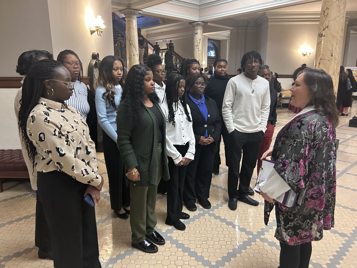 Starkville High School 🐝 tweet media