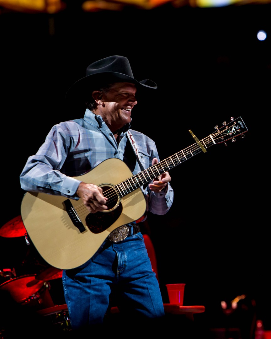 Which song from 'Cowboys And Dreamers' are you most excited to hear live at one of this year's FIVE stadium shows? ⬇️ 

📸 Brandon Campbell
