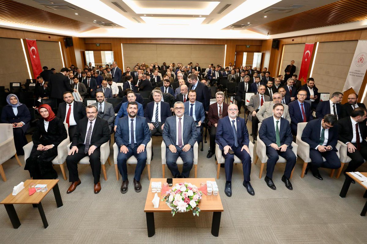 15. Eğitim Görevlileri Semineri Ankara Rıfat Börekçi Dini İhtisas Merkezinde başladı.
Diyanet Akademisi tarafından 2024 yılı eğitim faaliyetlerinin değerlendirilmesi, 2025 yılında devam eden ve planlanan eğitim süreçlerinin müzakere edilmesi amacıyla ilki 19-20 Şubat 2025+++