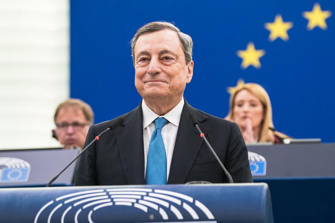 Mario Draghi at the European Parliament: "With these challenges, it’s increasingly clear that we need to act more and more as if we were ONE STATE." ⭐️

We need a European Federation NOW. 🇪🇺