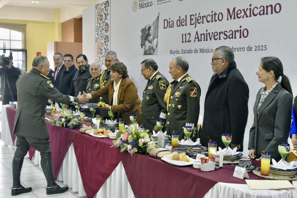 delfinagomeza's tweet photo. En las instalaciones de la 22/a Zona Militar, conmemoramos el Día del Ejército Mexicano en su 112 Aniversario.
Reconocemos la enorme labor de mujeres y hombres que conforman esta noble institución, quienes día con día realizan grandes tareas por nuestra querida patria.
En lo personal, me siento muy orgullosa y de todo corazón les agradezco por su apoyo en el #EstadoDeMéxico.
#ElPoderDeServir