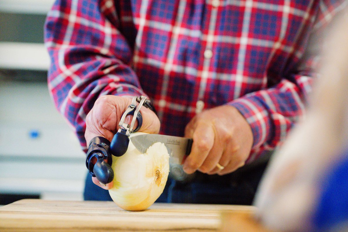 NPDevices's tweet image. Naked Prosthetics devices are designed to assist individuals living with partial-hand amputation by supporting them in everyday tasks like personal care, meal prep, and household chores. #NakedProsthetics #ItsAllAboutFunction