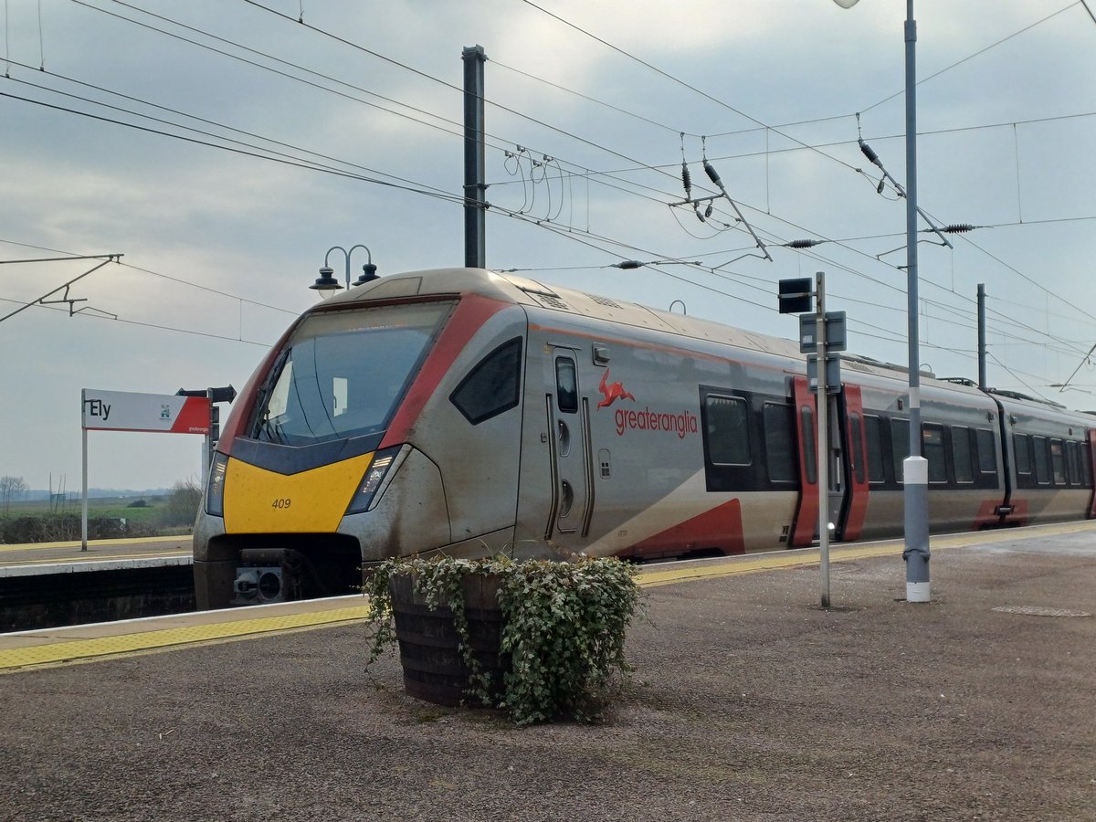 danthetrainman's tweet image. A wonderful return visit to Ely today. #class158 #class170 #class387 #class700 #class755 #ukrailscene #outdoors #photography