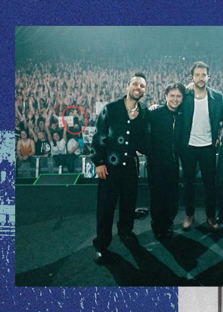 ME AND MY PLUSHIE 😭😭😭😭😭