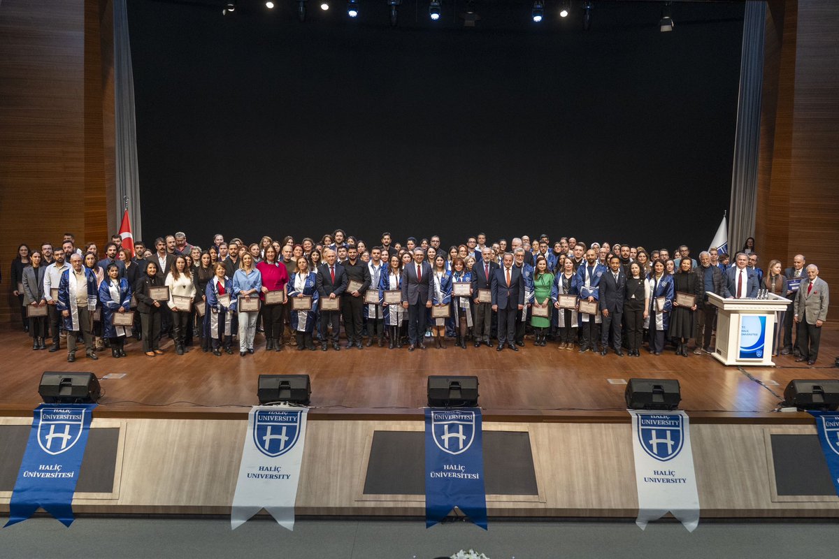 Üniversitemiz 2024-2025 Bahar Dönemi Akademik Genel Kurulu, akademisyenlerimiz ve idari personelimizin katılımıyla düzenlendi. 

Rektörümüz Prof. Dr. Nihat İnanç’ın açılış konuşmasıyla başlayan toplantıda, Bütünleşik Kalite Yönetimi ve Dijital Dönüşüm Kurulu’ndaki başarılı