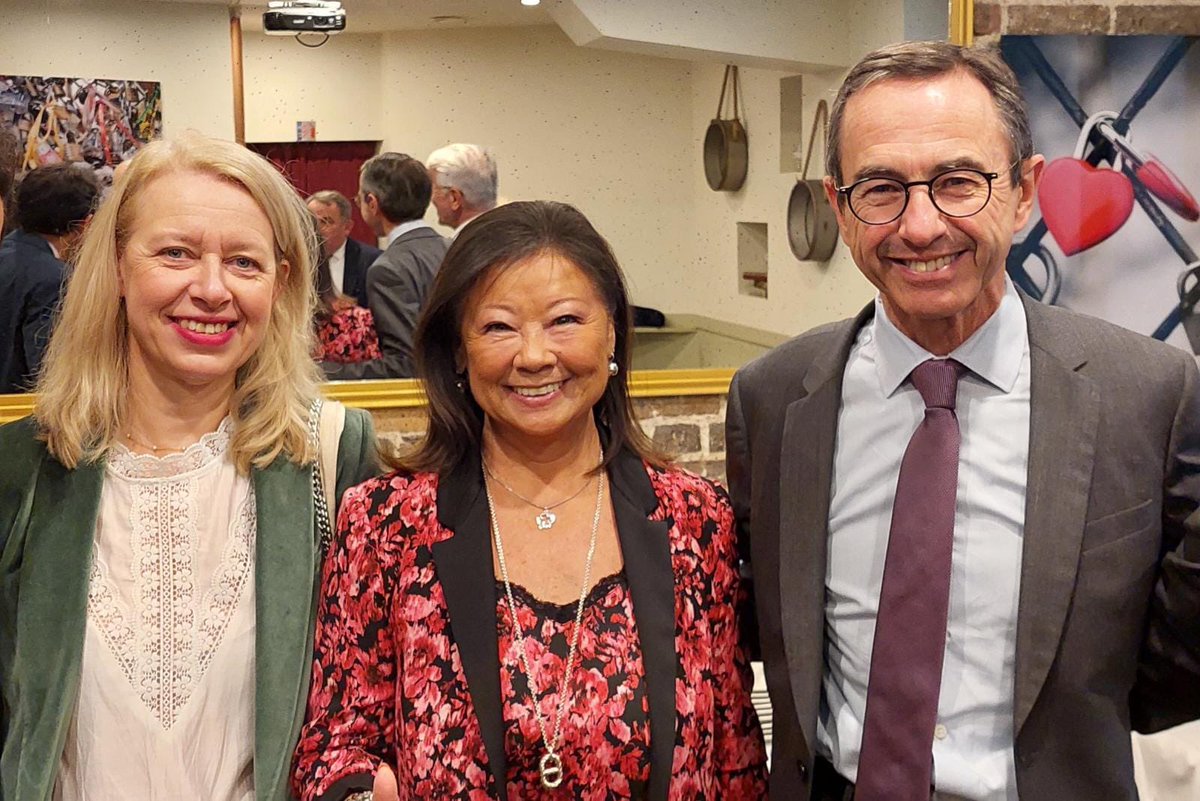 SCDebadier's tweet image. Comme en 2022, je soutiens @BrunoRetailleau  comme candidat à la présidence des Républicains. 
C’est un homme de convictions, un élu de terrain, un Ministre de l’Intérieur qui a toute ma confiance, un homme fier d’être de droite. 
#AvecRetailleau