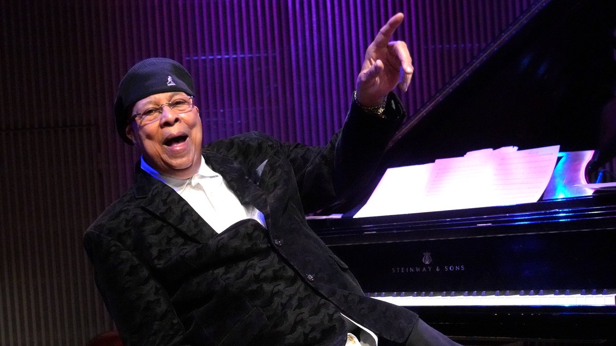 Legendary pianist Chucho Valdés and trumpeter Arturo Sandoval reunite as Irakere 50 with superstar Afro-Cuban vocalist Cimafunk this Saturday, Feb 22. SFJAZZ Education Director Rebeca Mauleón traces the history and future of the legendary group: sfjazz.org/onthecorner/ar…