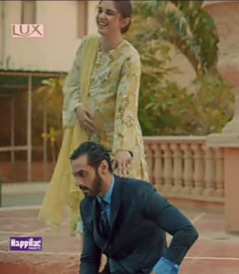 Bro be like- thaak gaya hoon, fake chemistry create krte krte.

#WahajAli