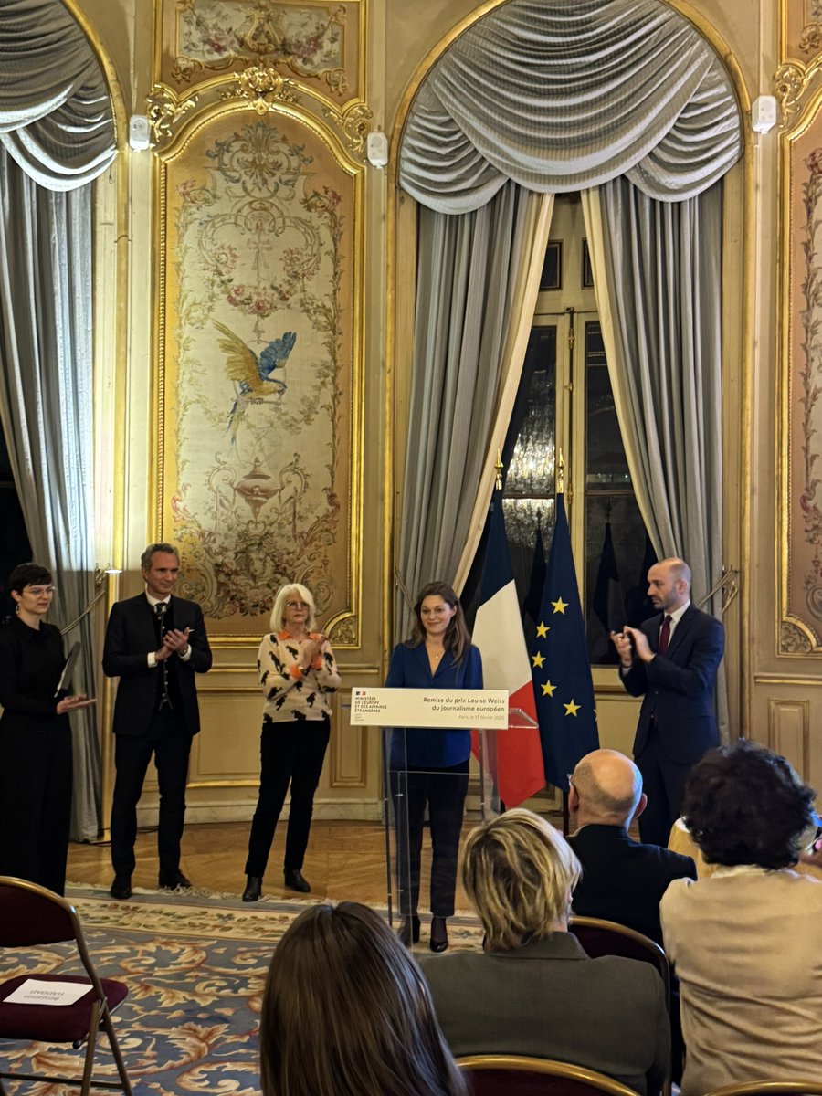 Anne Tallineau (@annetallineau) on Twitter photo 👏 à Manon Bachelot et Poline Tchoubar pour leur reportage : Ukraine sur la piste des Enfants Volés qui reçoivent le prix Louise Weiss du journalisme européen dans la catégorie journalisme junior . <a href="/francediplo/">France Diplomatie 🇫🇷🇪🇺</a> <a href="/ofaj_dfjw/">🇫🇷 OFAJ_DFJW 🇩🇪</a> <a href="/ARTEfr/">ARTE</a> 👏 à Manon Bachelot et Poline Tchoubar pour leur reportage : Ukraine sur la piste des Enfants Volés qui reçoivent le prix Louise Weiss du journalisme européen dans la catégorie journalisme junior . <a href="/francediplo/">France Diplomatie 🇫🇷🇪🇺</a> <a href="/ofaj_dfjw/">🇫🇷 OFAJ_DFJW 🇩🇪</a> <a href="/ARTEfr/">ARTE</a>