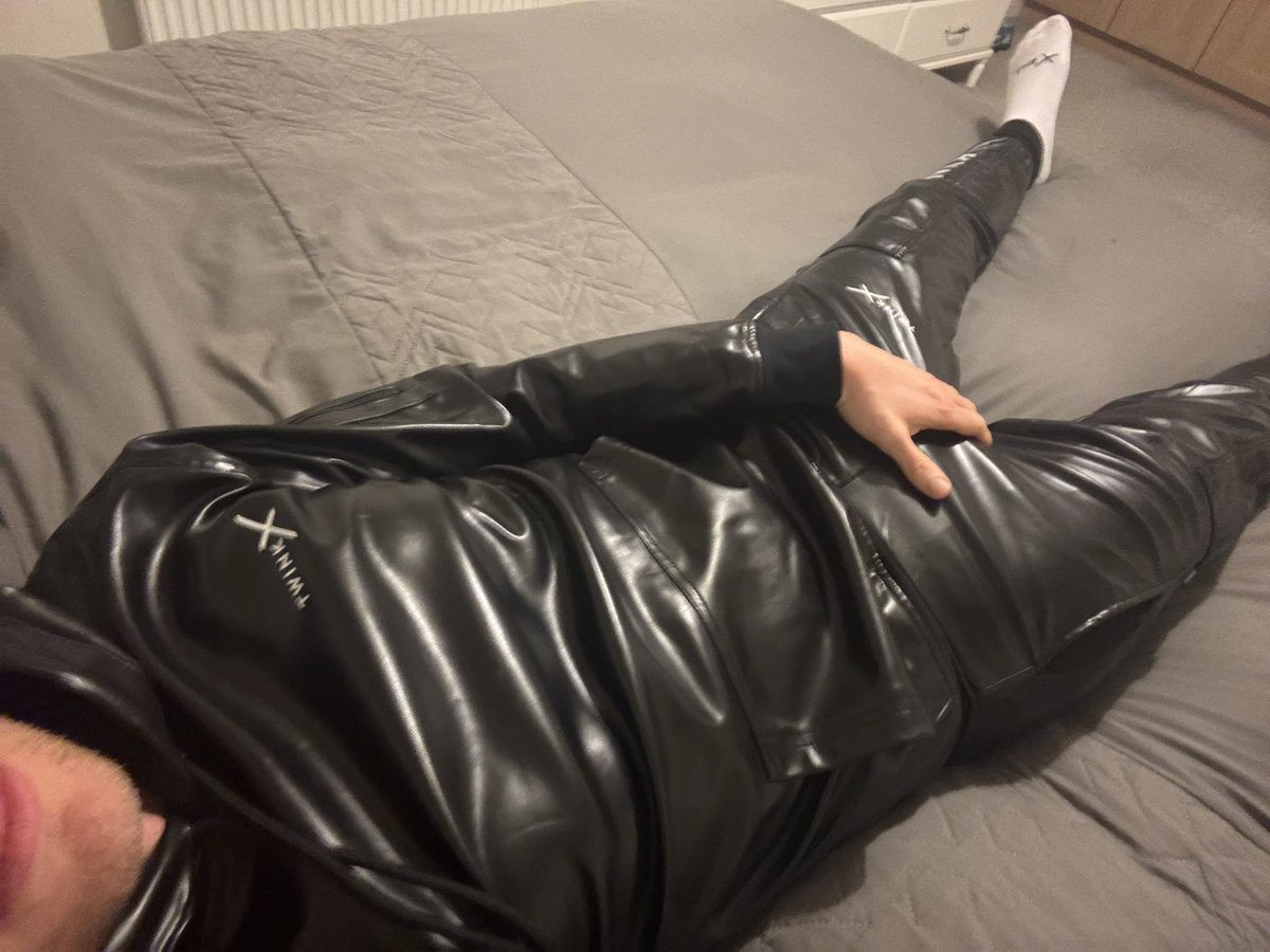 IrishPuffaFan's tweet photo. Who wants to help me break in my new @twinkx_official trackies? 😈 https://t.co/SvF3Uguofj