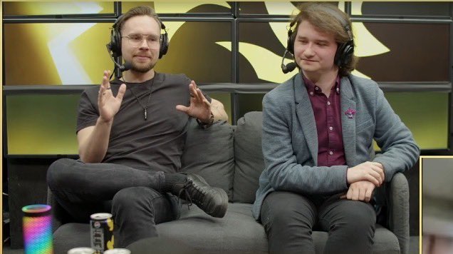 FajnieMiecSklad's tweet photo. Podróżnik w czasie rusza taboretem 

Xayoo i xntentacion zostają komentatorami rift legends https://t.co/t6mtlp4EU2