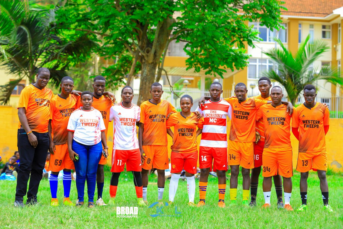 manziuthu's tweet image. 