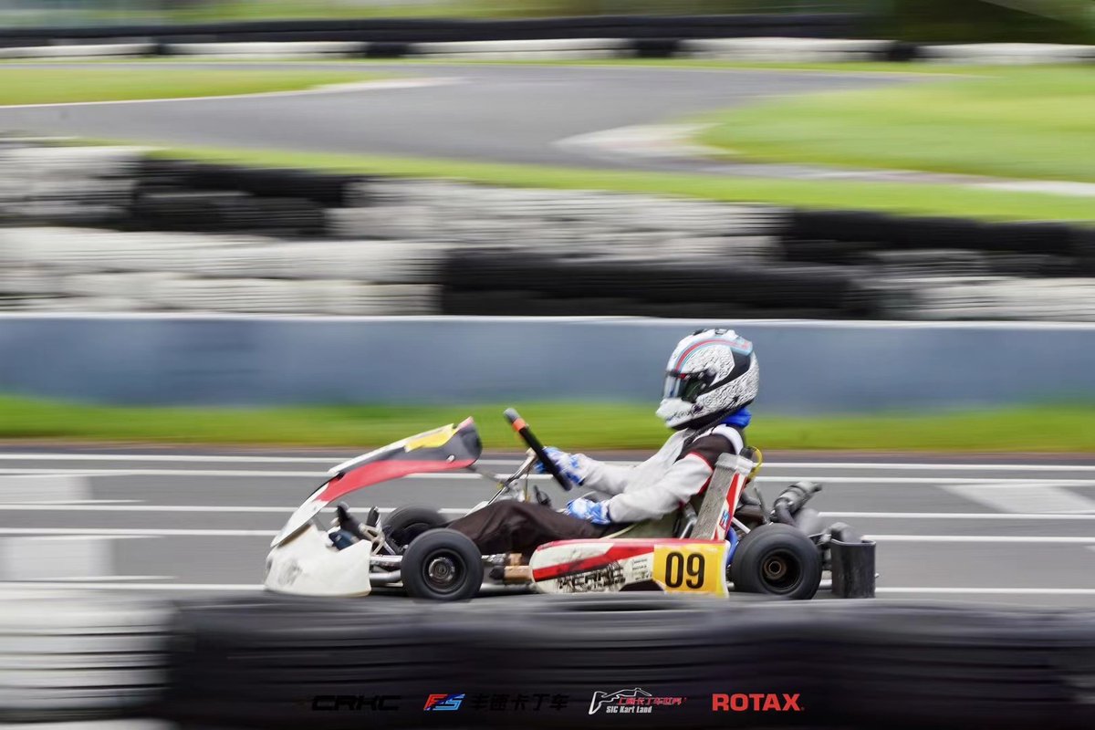 Hozen_F's tweet photo. Get ready and who can be faster then me !🏁
LOL😀
#kartracing #kart #Racing https://t.co/xs5kCdqSZ0