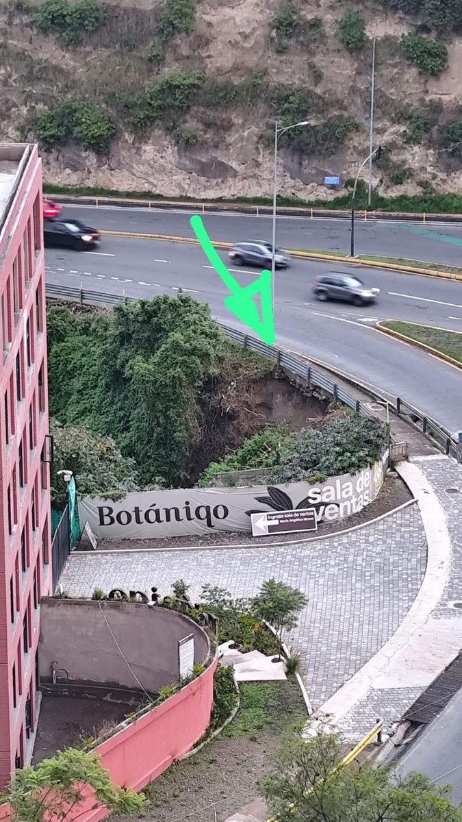 No hay peligro en la vida, solo está flotando la vía...
#Quebradas 
Se pasan...
Parte 2 
<a href="/ACampanaRemache/">Andrés Campaña Remache</a> ojo