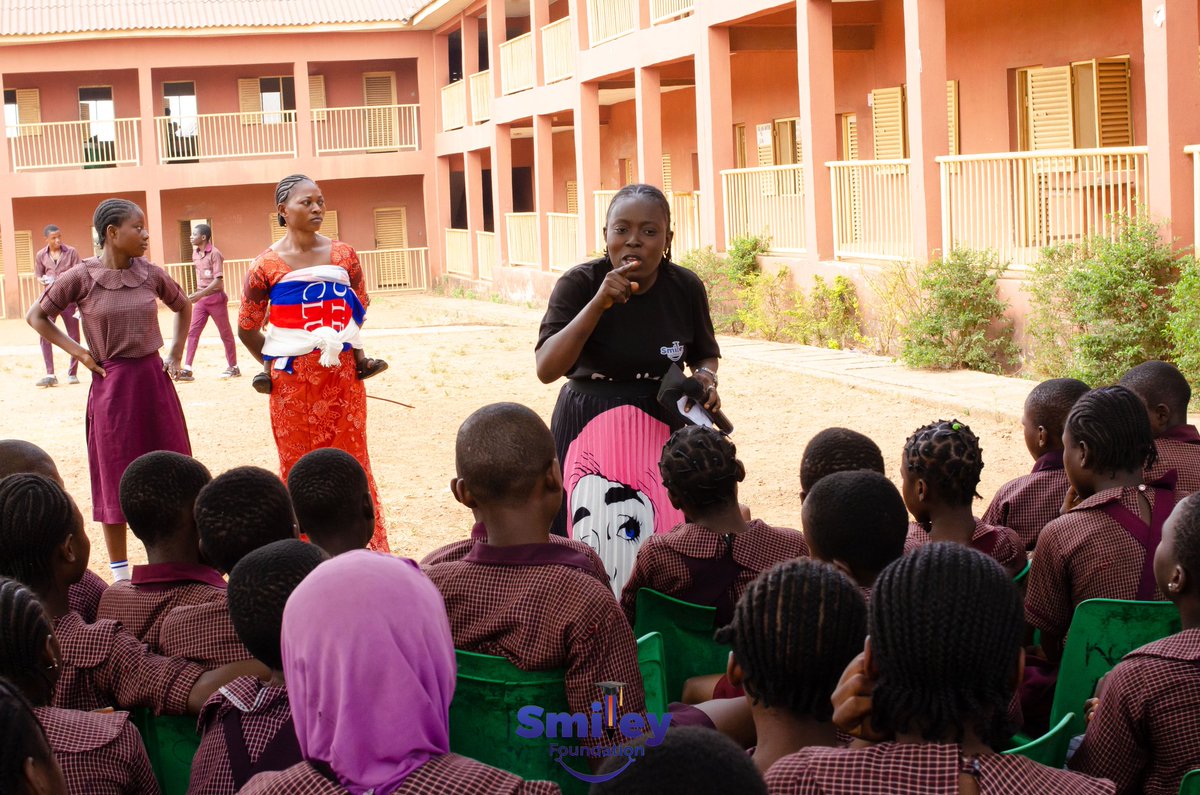 Sfoundation_ng's tweet photo. We're grateful for opportunity to inspire and educate the next generation of leaders.
The other day at the Get it right program in Ilé-Ifè.
#TeenChat
#FutureLeaders
#SmileyFoundation https://t.co/egbzvSUhu0