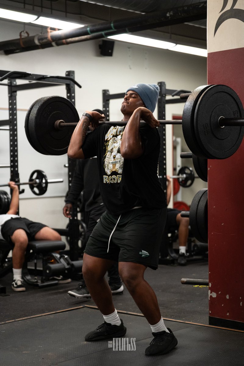 ElijaHarmon99's tweet image. BRICK BY BRICK!!!🧱 #stacking @NICO_Trenches @InglewoodFBall