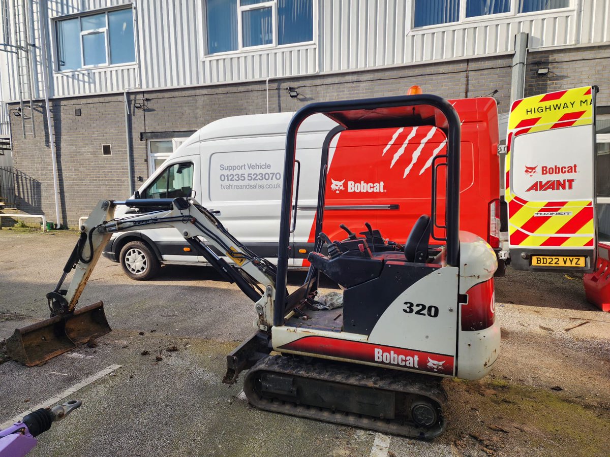 An oldie but a goodie - 22 years young this Bobcat 320 Model excavator is still going strong!
It certainly lives up to it's name - One Tough Animal

#theystillmakethemliketheyusedto #plantmachineryhire #OxfordshireDeals #SouthOfEngland #tvehireandsales #Bobcat #Abingdon