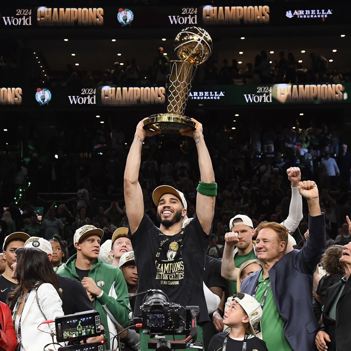 BASKETBALLonX's tweet image. “Jayson [Tatum] will go down as one of the all time greatest basketball players ever when it's all said and done.”

— NBA Skills Coach @DrewHanlen 

[via podcasts.apple.com/ca/podcast/bri…]
