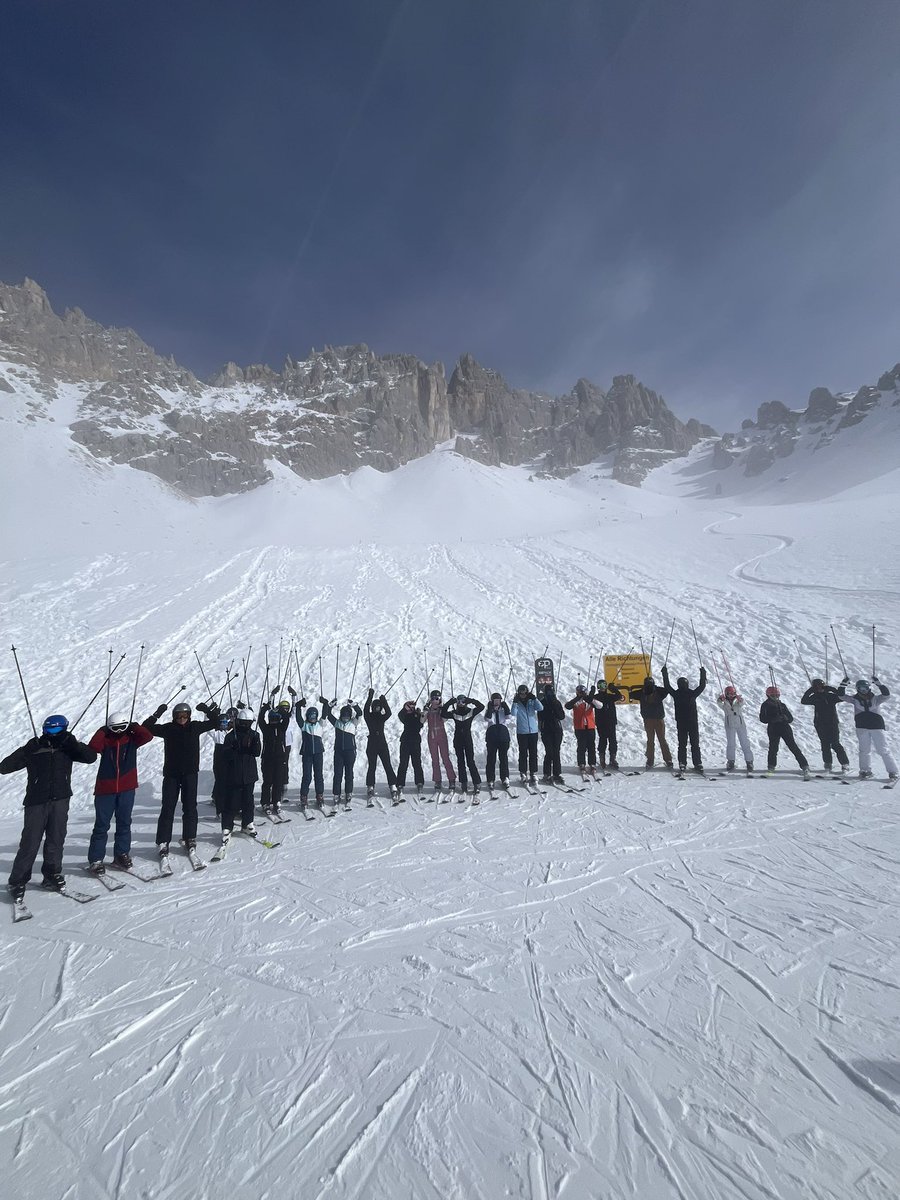 SuthersSchool's tweet photo. Poles in the air if you love Skiing 🎿⛷️ https://t.co/q5T9Y7esyI