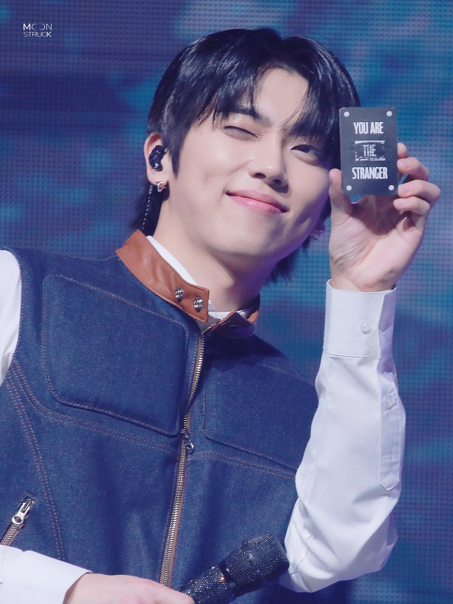 mnstrck1116's tweet image. 250218 정규2집 PART1: MY IDENTITY 쇼케이스
#온앤오프 #ONF #민균 #MINKYUN