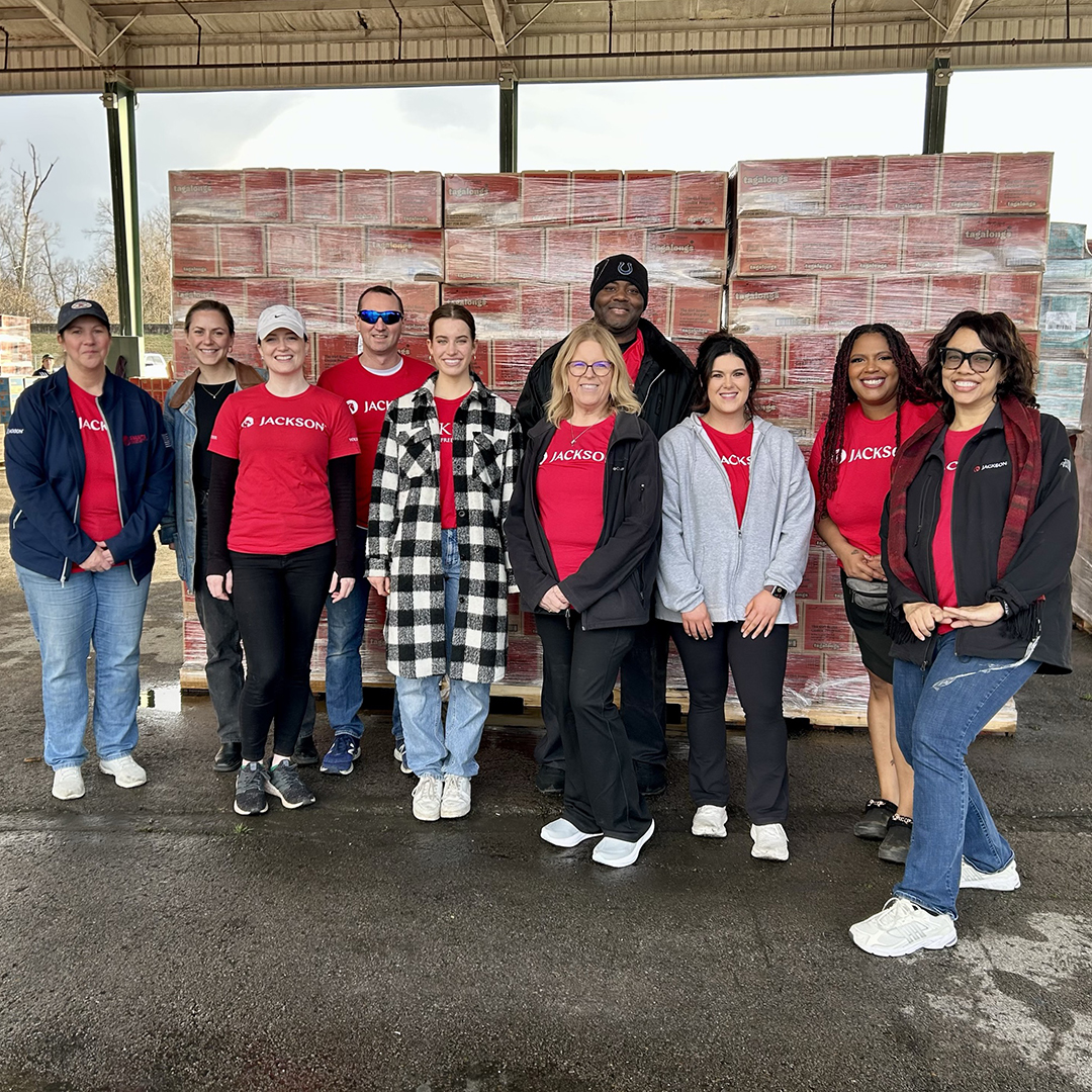 JacksonNational's tweet photo. We had a sweet time volunteering with @gsmidtn at their annual Cookie Count ‘N Go event! 😃
 
The cookie program develops the leadership and financial literacy skills of more than 10,000 girls in troops across Middle Tennessee. #JacksonInAction https://t.co/63Ra4LYg1e
