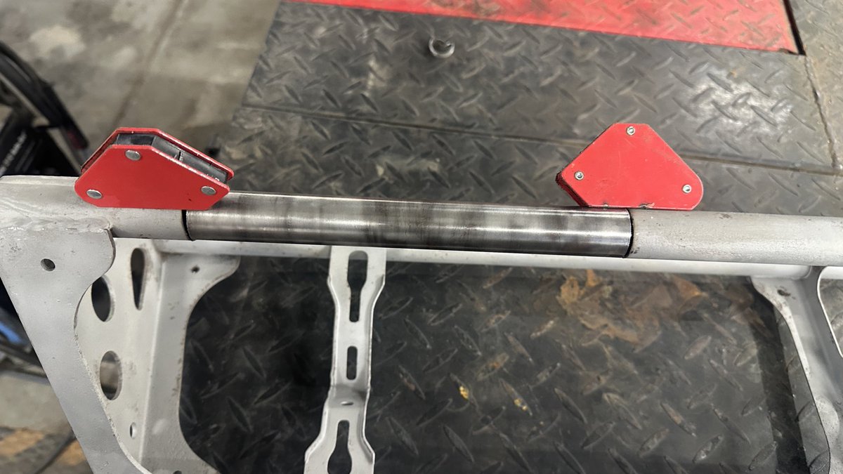 Winter project on the Toro 1250 Sprayer wrapped up. 

Complete refurbish on the booms, including removing a section of rot and welding a new tube in place, sandblasting, painting and overall touch up.