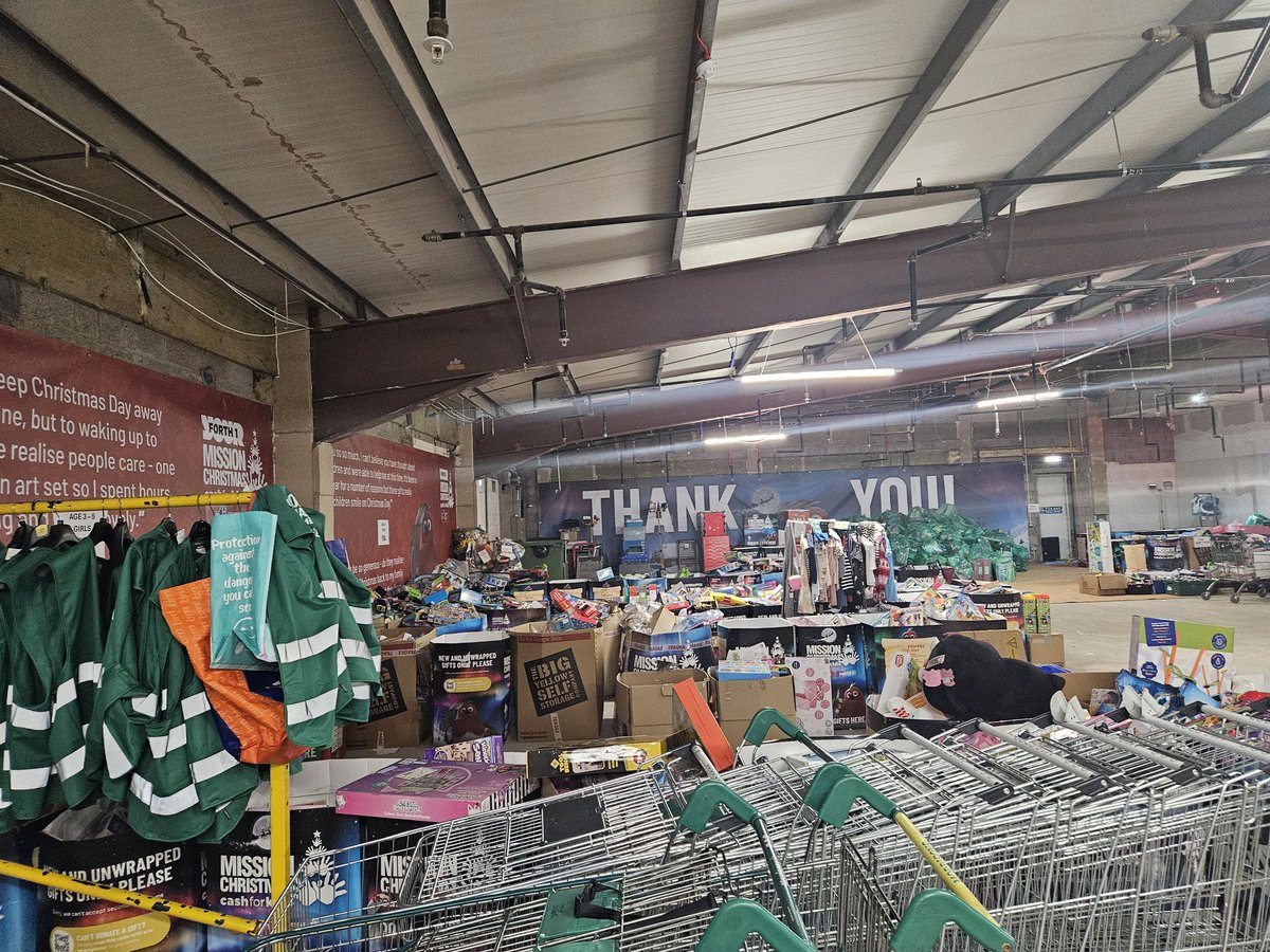 DHS Community Group (@dhscommunity) on Twitter photo It was a busy end to the year. We made a large donation to <a href="/cashforkidsEDI/">Cash for Kids Edinburgh, Lothians, Fife & Falkirk</a> It was a busy end to the year. We made a large donation to <a href="/cashforkidsEDI/">Cash for Kids Edinburgh, Lothians, Fife & Falkirk</a>