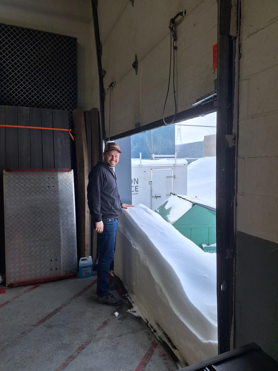 CSCLtweet's tweet photo. ❄️ Through Ice and Snow, We Keep Moving! 🧊
Recent snowstormsmay have buried us, but they haven’t slowed us down! Our team is safe and supporting customers—no matter the weather.
Shoutout to everyone pushing through the storm—stay warm & take it slow!
#QuebecWinter #Resilience https://t.co/ib1i01dnKV