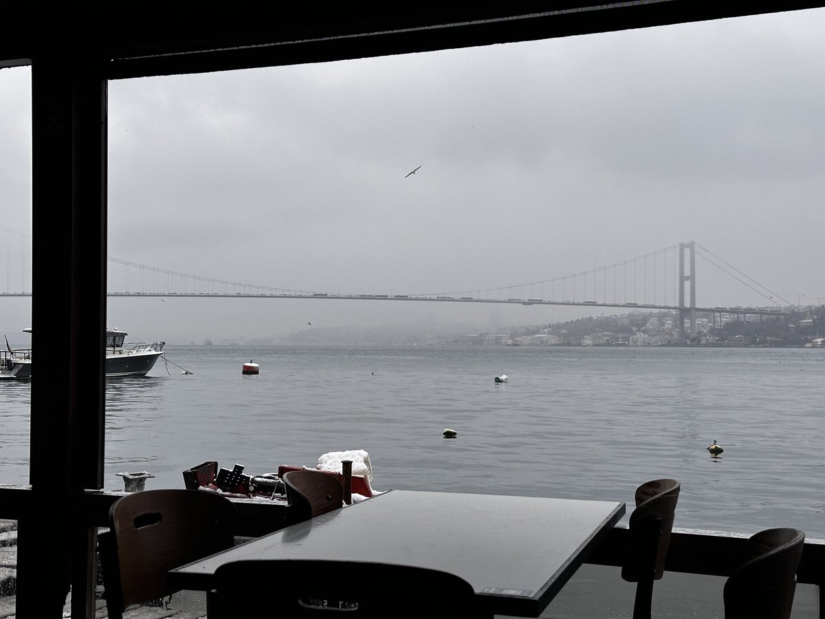 Köprüde trafik var