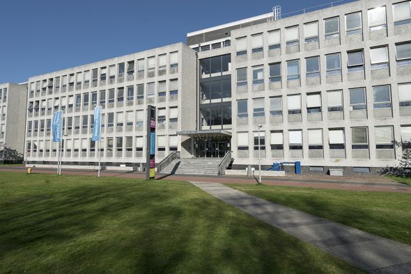 TNWTUDelft's tweet photo. Congrats to Miriam Menzel from @ImPhys_TUDelft on receiving @NWONieuws Open Competition ENW-XS funding! In her awarded project, she'll explore the use of back-scattered light to determine tumour boundaries &amp; visualise highly interwoven nerve pathways on brain tissue surfaces.🔬🧠 https://t.co/OpGef1AnUv