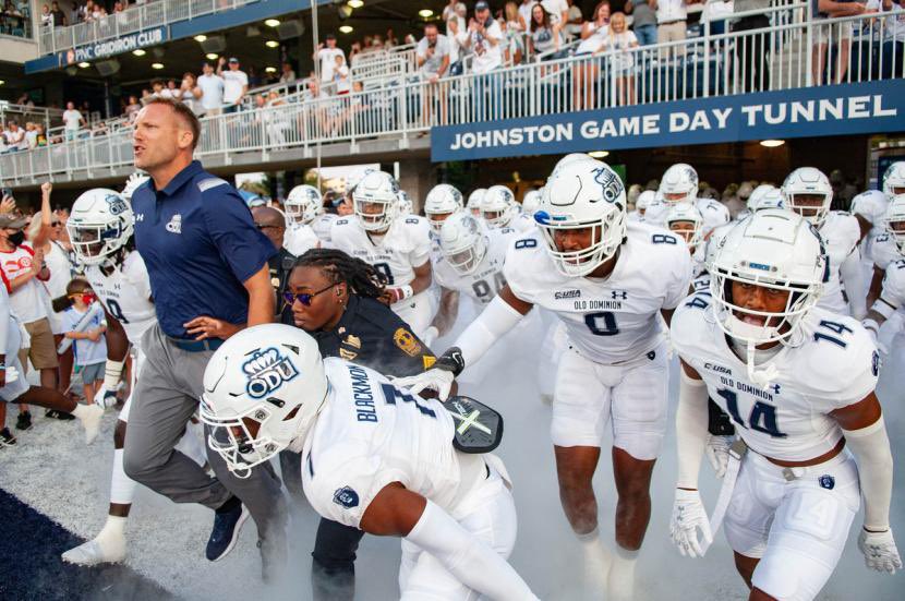 NaRodJarvis1's tweet image. #AGTG Blessed to receive my first D1 Offer from @ODUFootball 🙏🏾!!! @Coach_TLucas @CoachHSims @Coach__Seiler @CoachSimmons__ @EliHarold_ @CoachThourogood @coachcscott @CoachRLilly