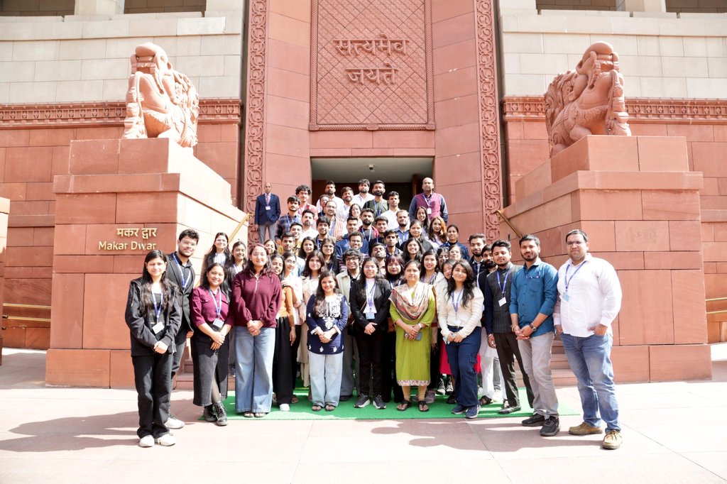 LokSabha_PRIDE's tweet photo. Today, a group of Students &amp; Faculty Members of Indian Institute of Mass Communication &amp; National Law Institute University, visited the iconic Parliament House🇮🇳, Samvidhan Sadan and @parliament_lib, as part of a study📚 visit org. by @LokSabha_PRIDE.

@IIMC_India 
@NLIU_official https://t.co/ByMkos4ecw