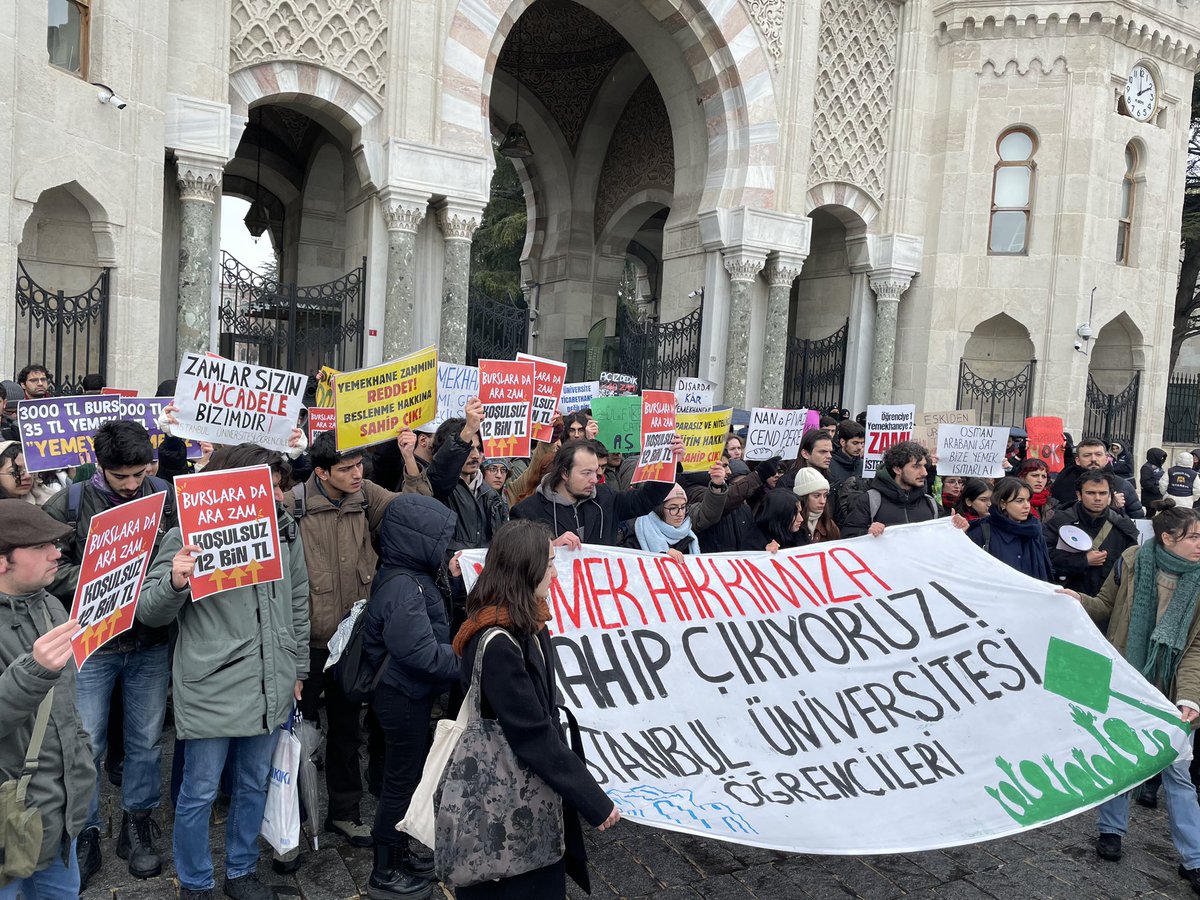 📍Beyazıt

Aç kaldık, susuz kaldık, terk etmedik Beyazıt’ı