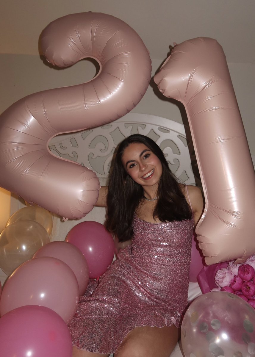 DaPandaGirl5's tweet photo. 21, can you do somethin' for me 🍰🎀 https://t.co/PJfi1g0ogN