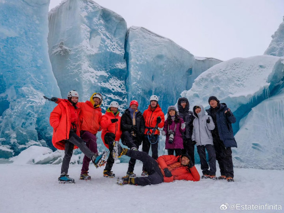 Klao_ZhanBo's tweet photo. [250219] 🦁王一博 💚 

        Group photo + Getting out of the car + Loading the backpack 🎒.

#WangYibo王一博 #WangYibo #王一博 #YIBOMOMENT #YIBOOFFICIAL https://t.co/lfb7KmwRmU