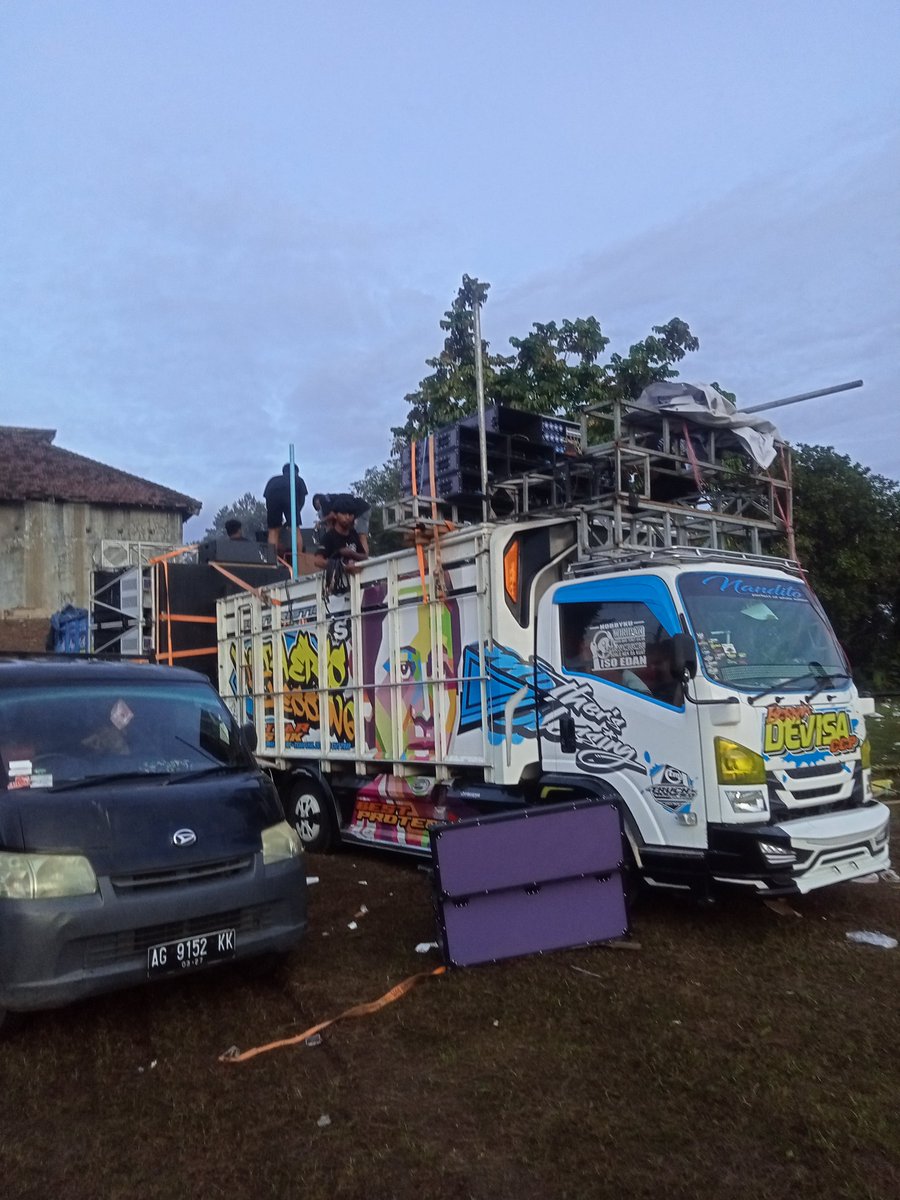 ini,pache tweet media