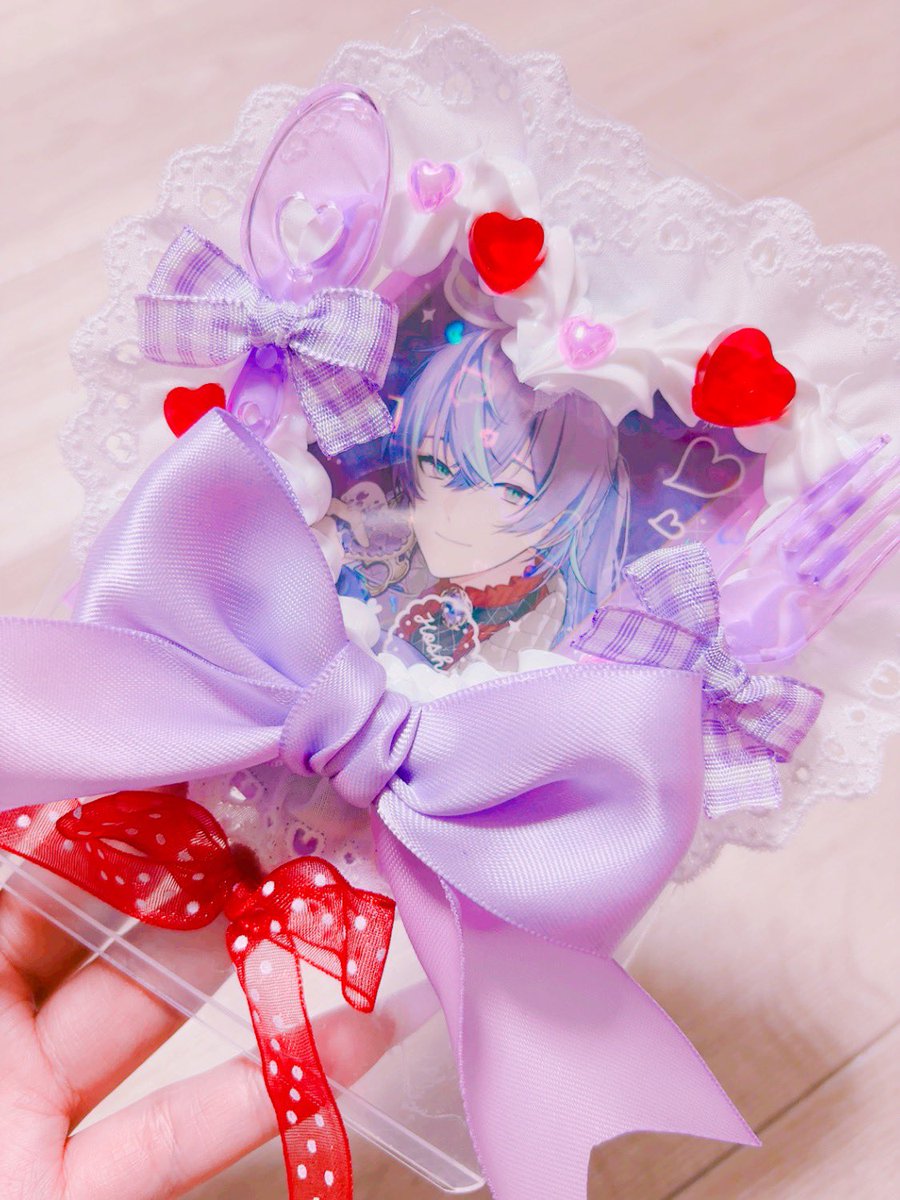 _memeMade's tweet photo. にじフェス行きたかったデコケース
るべを添えて https://t.co/eoYOji37dF