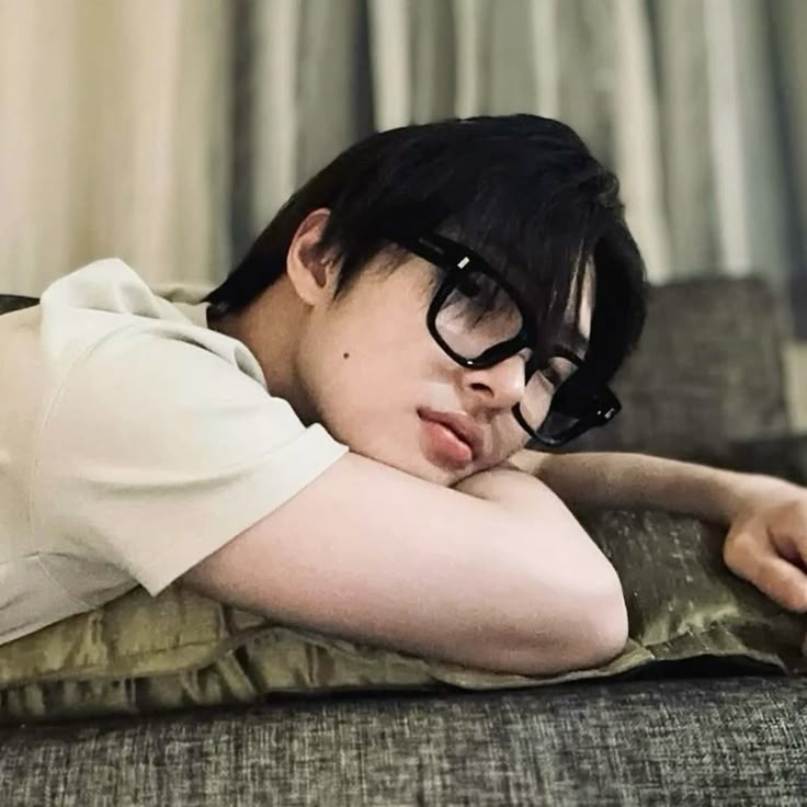 eveviridian's tweet photo. If you're Mingi biased...

then you're probably more sensitive than most people around you, even tho you don't show it to the world. No one can know how deeply words can hurt your soul. You might seem intimidating for others, but in reality + https://t.co/VZ2qj70IY1
