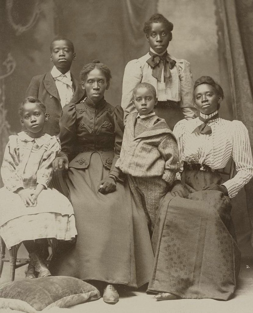 AfricanArchives's tweet image. In 1898, the federally appointed postmaster for Lake City, South Carolina, Frazier Baker, was lynched, along with his baby daughter, Julia.  This was a lynching by bullets, which also hit his wife, Lavinia and four of their children.  The crime which incensed the white mob that…